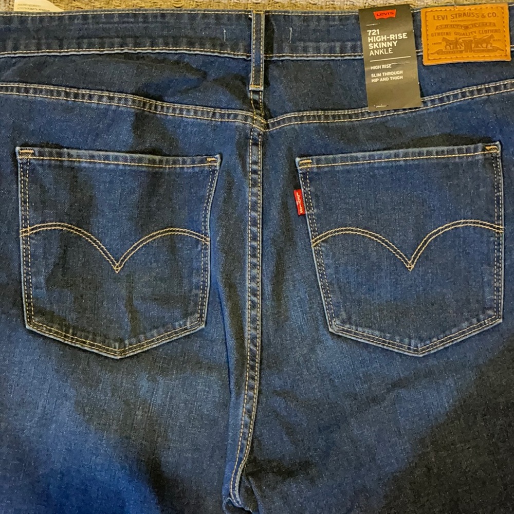 NWT Levi’s Premium 721 High Rise Skinny Ankle Jean